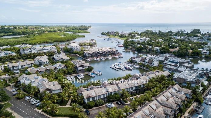 Duplex Living by the Waves