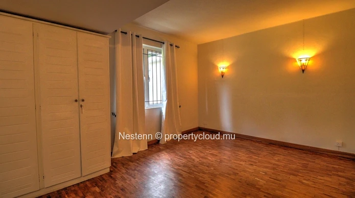 Bureau de plus de 500m² 