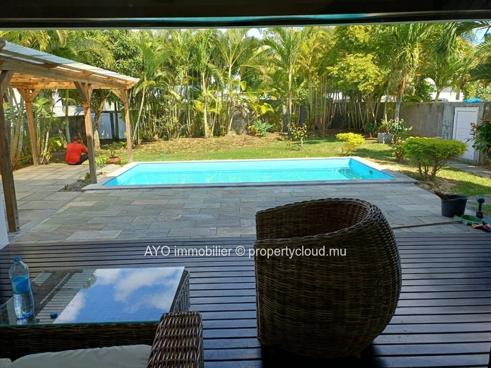 Beautiful 4 bedroom home with pool and garden in Pereybere