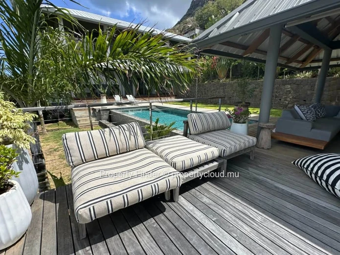 Villa de Luxe 5 Chambres Toutes Avec Salle de Bain Privée et Vue sur le Lagon – Black River
