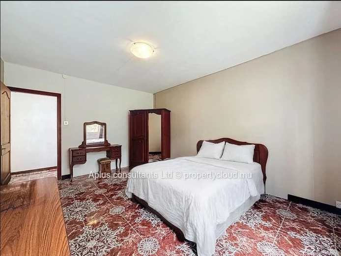 4BR Furnished Rose Hill Home — Retro Tiles, Balcony & Parking