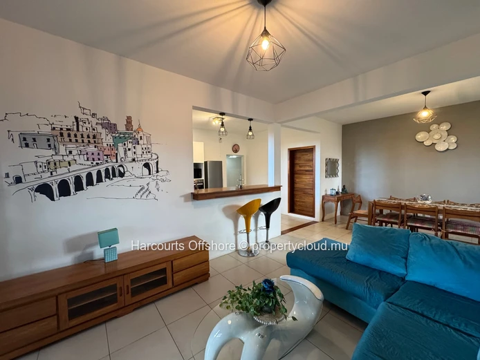 Maison Entièrement Meublée de 3 Chambres avec Piscine Privée & Parking