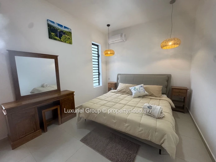 Villa contemporaine avec jacuzzi à Trou aux Biches
