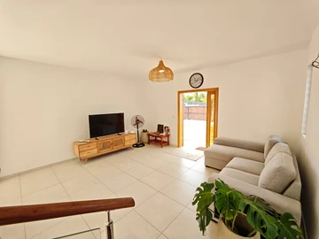 5 Bedroom Villa