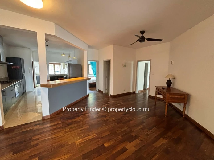 Charming Ground-Floor Apartment with Lagoon and Le Morne Views in Black River