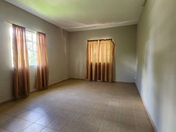 6 Bedroom House