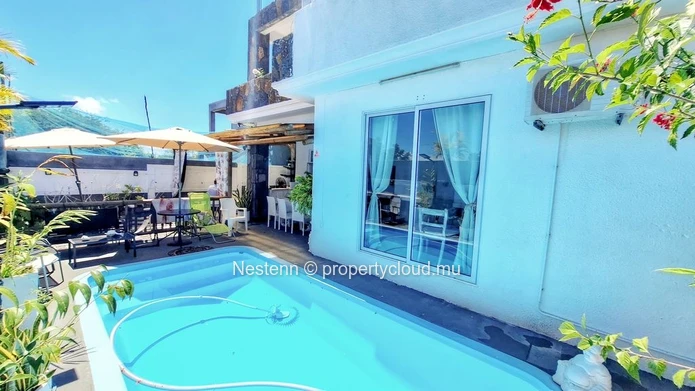 Charming 6 bedroom house with a swimming pool