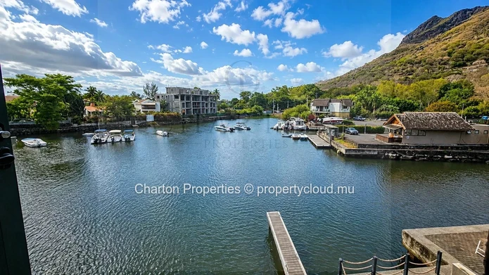 Appartement de 2 chambres au bord de la marina avec ponton privé