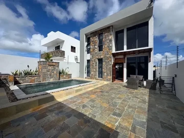 4 Bedroom Villa