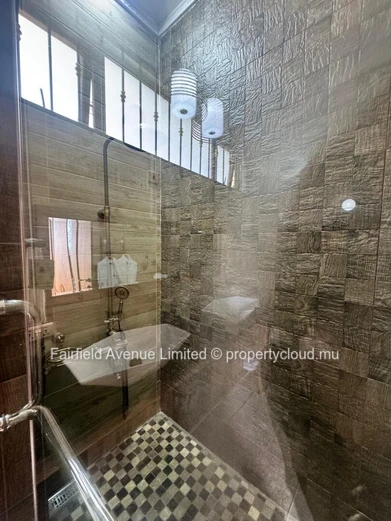 Maison meublée de 5 chambres à louer à Vacoas