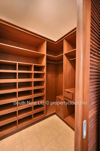 Villa de Luxe d'Exception à Tamarin | Domaine Golfique Privé & Art de Vivre Exclusif
