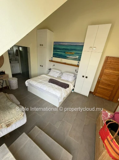 Luxurious Beachfront Penthouse in Péreybère with Easy Sea Acess and Resort-style Amenities! 