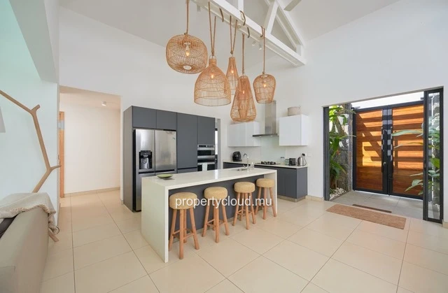 A vendre magnifique villa de 4 chambres en suite accessible aux etrangers à Pereybere.