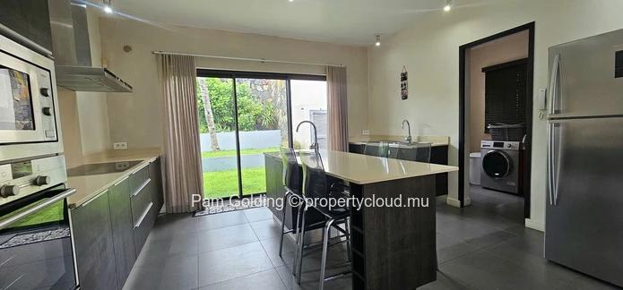 Villa de 4 chambres à vendre à Pereybère, acceptant les animaux | Piscine privée & garage