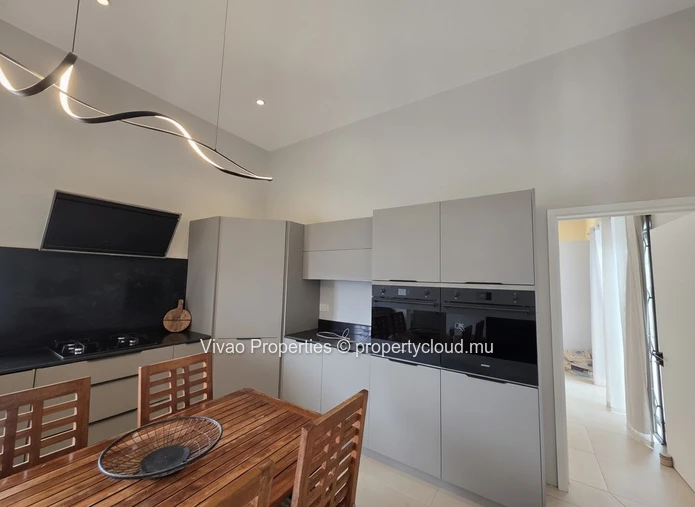 Villa individuelle de 2 chambres en-suite avec piscine privée à louer à Péreybère