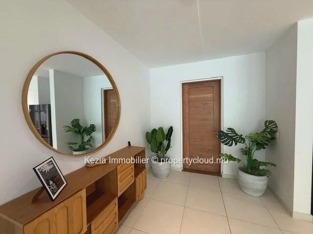 Élégant Appartement Avec Grand Balcon