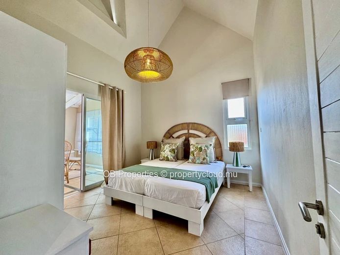 Charmant Penthouse avec Terrasse Privative au Cœur de Bain Bœuf