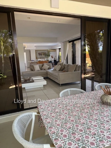 Luxury Triplex with Spacious Terraces