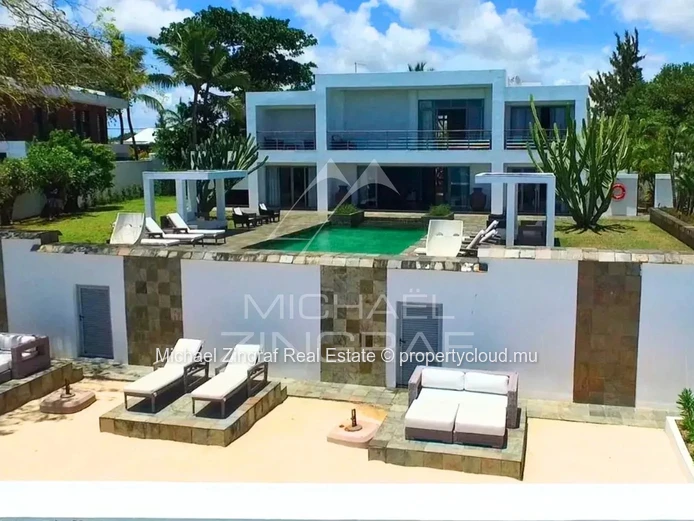 Mauritius – Exceptional 4-Bedroom Beachfront Villa with Panoramic Ocean Views in Pointe aux Canonniers