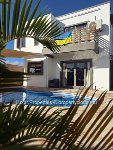 3-Bedroom Villa for Sale in Ruisseau Palmyre