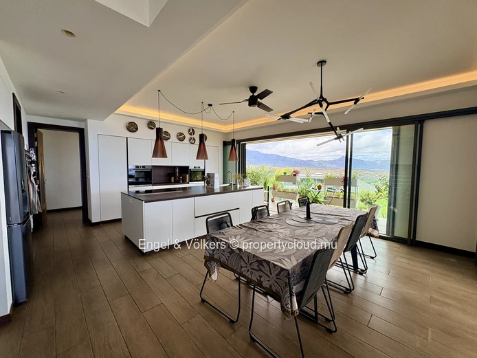 FOR SALE - Exceptional Private Villa with Uninterrupted Panoramic Views in Black River