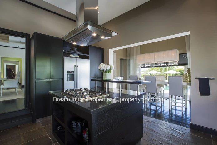 Villa de prestige 4 chambres en suite au cœur du domaine d’Anahita avec vue golf & mer – Ile Maurice