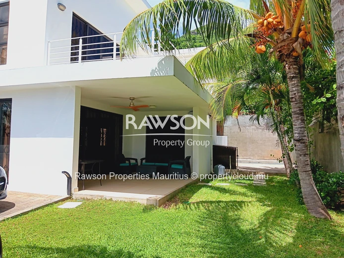 Propriété De 4 Chambres Avec Piscine Privée Dans Quartier Résidentiel Recherché De Tamarin