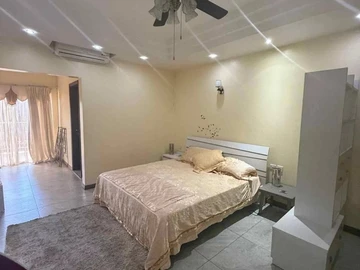 9 Bedroom House