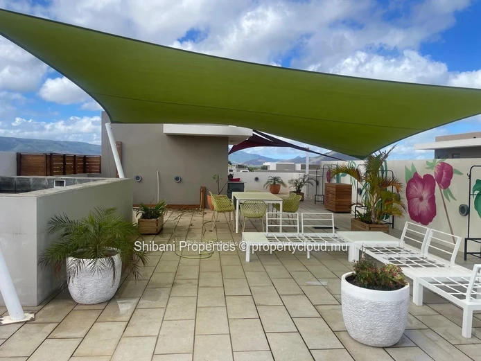 Appartement au Dernier Étage avec Toit-Terrasse Privé