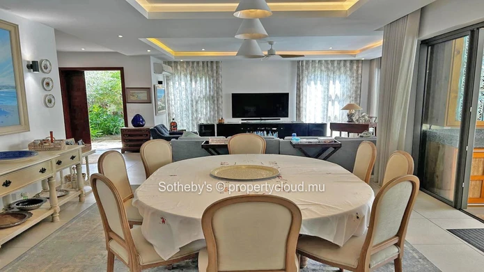 The Lounge Villa