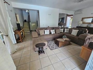 4 Bedroom Villa