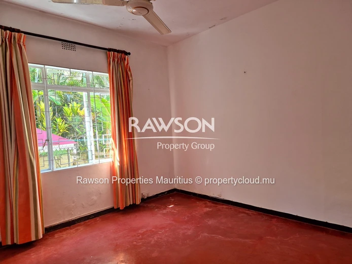Prime Single-Storey Property for Sale in Floréal – Ideal for Residential or Professional Use