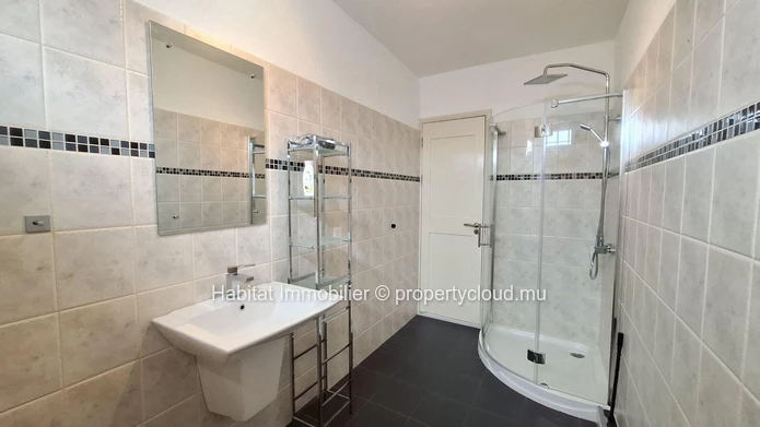 Unfurnished home for large family / rental investment