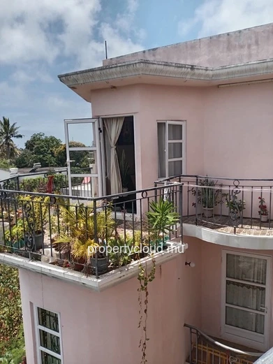 À vendre – Bel appartement avec vue mer à Grand Gaube