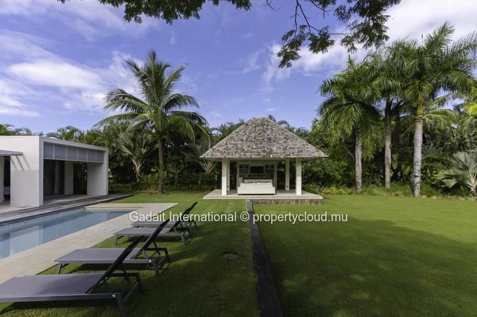 Exclusive property of 2 093 m² with swimming pool - Anahita Golf Resort, Mauritius