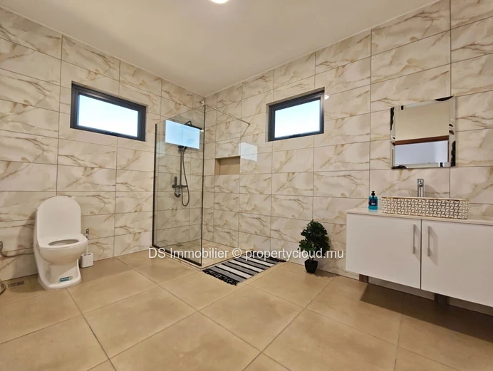 For Rent – 4-Bedroom Villa – Vale – North 
