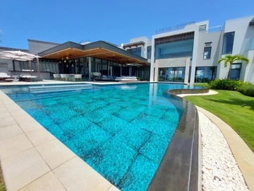5 Bedroom Villa