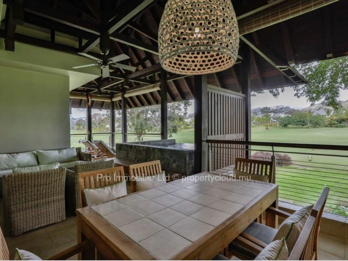 Exquisite furnished first-floor apartment, just renovated with taste and now available for sale at the esteemed Anahi...