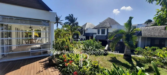 Pointe aux Cannoniers - Villa with Direct Access to the Beach - 2 Bedrooms