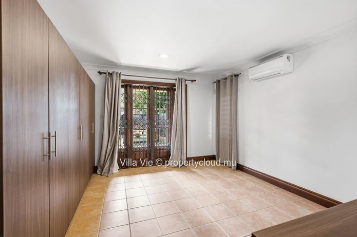 Calodyne - Maison spacieuse de style méditerranéen de 6 chambres (Mandat exclusif)