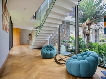 5 Bedroom Villa