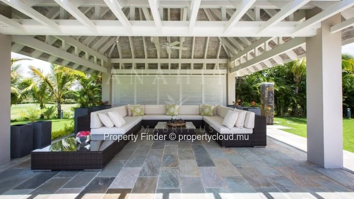 Villa Exclusive de 4 Chambres avec une Vue Imprenable sur le Golf