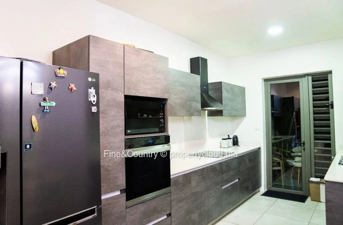 For Rent – Fully Furnished 3-Bedroom Apartment at Royal Creek, Flic-en-Flac