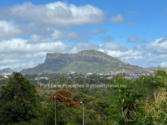 25 Acres of agricultural land with breathtaking views – Montagne Ory, Moka