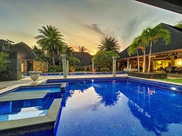 6 Bedroom House