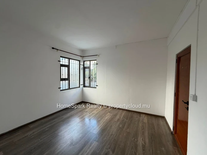 3-Bedroom Apartment for Rent – Rose Hill