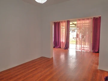 Spacious ground floor studio 