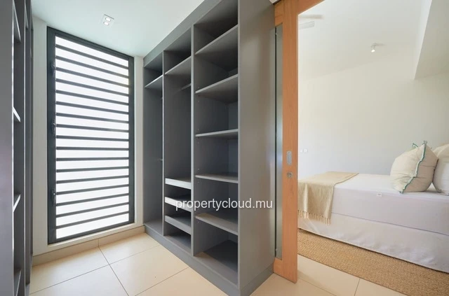 A vendre magnifique villa de 4 chambres en suite accessible aux etrangers à Pereybere.