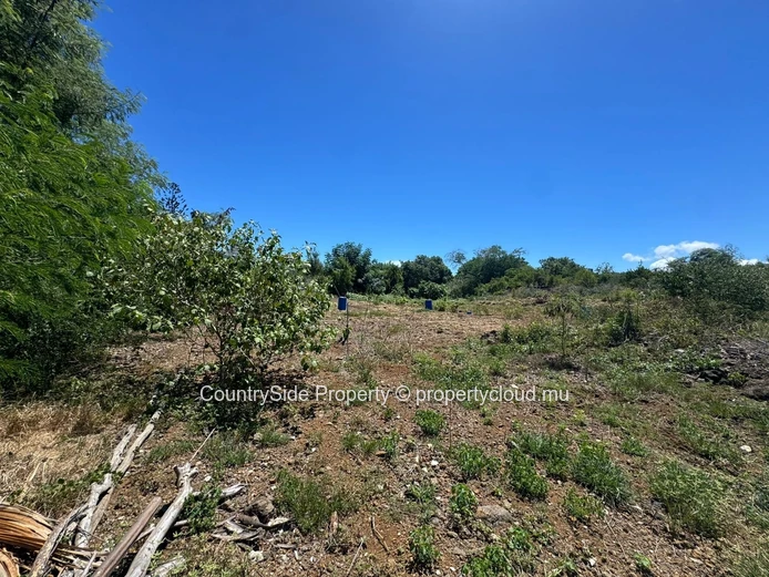Residential Land for Sale in Péreybère – Morc Swan | 795 m²