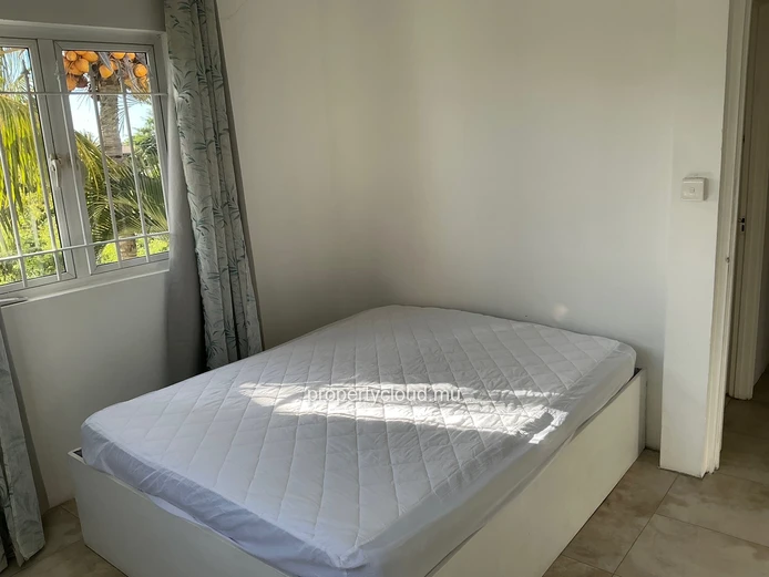 A VENDRE, Melville ( Grand Gaube), duplex de 2 chambres dans complexe sécurisé